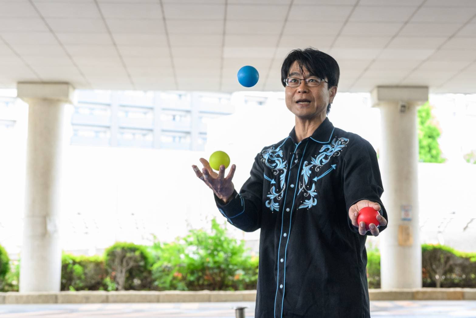 会場全体を笑顔に変える実力派。湘南大道芸ぐっさん