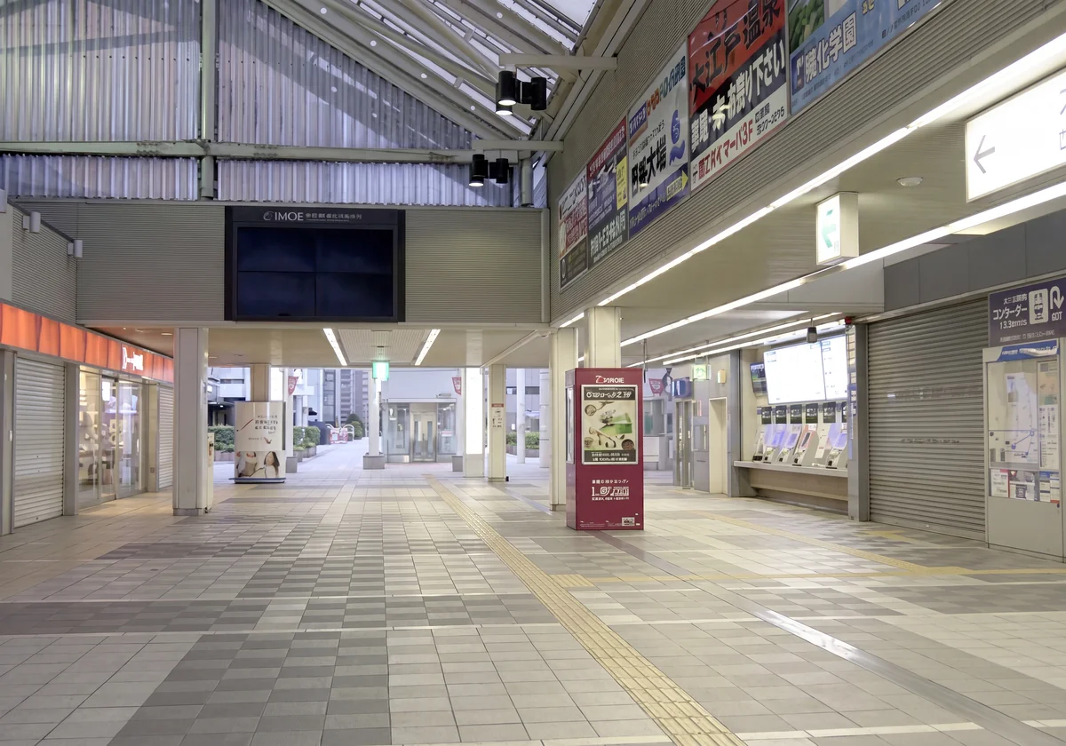 南口へ向かって左側へ進みます。